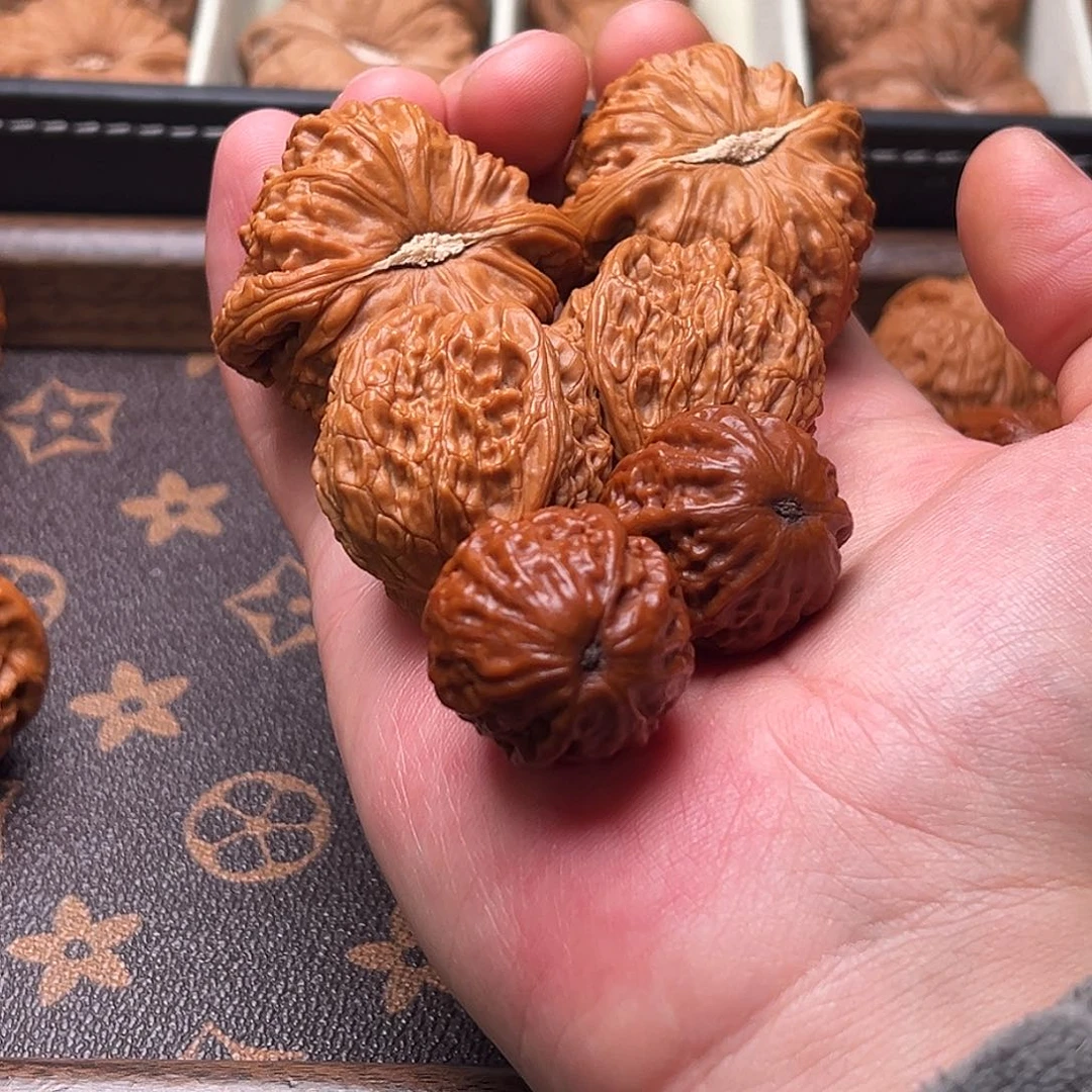 清***月文玩核桃吊坠白狮子43 磨盘34 秋子26清风