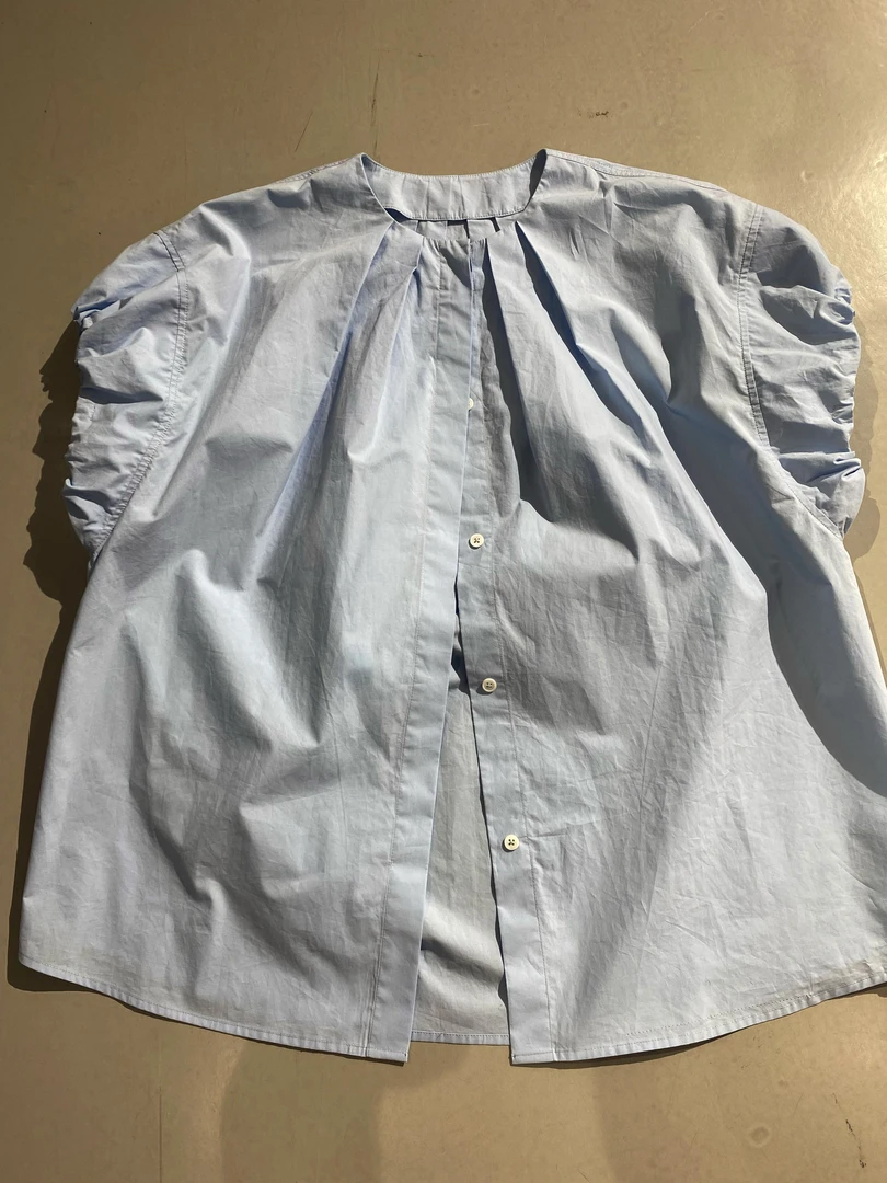 LY LAB【蔚蓝甜心】夏日时尚高级简约通勤百搭清新泡泡袖衬衫73826