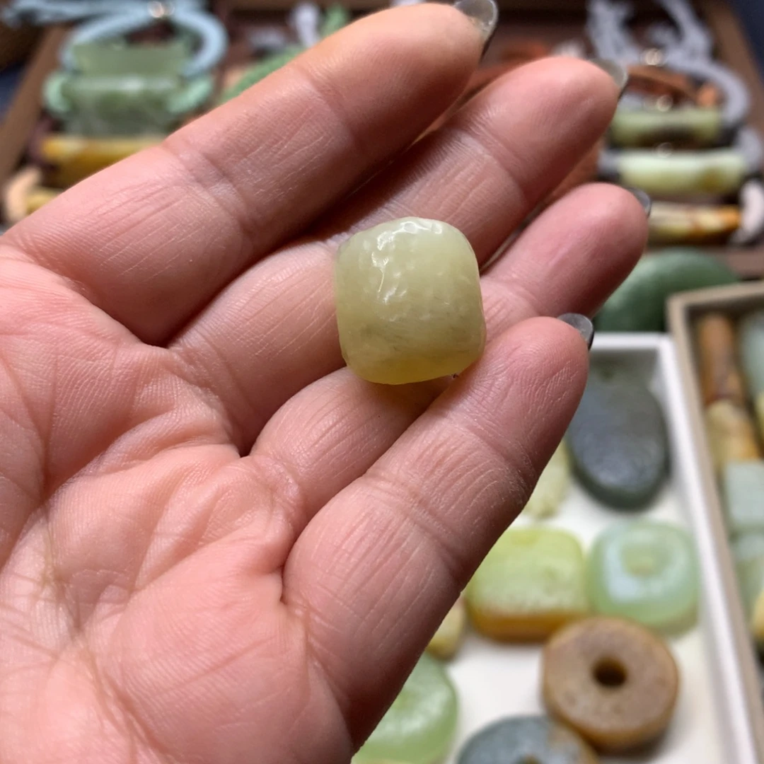 小***九蛇纹石玉合金颈饰