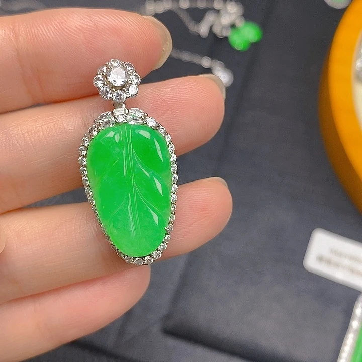 时***人翡翠银S925镶嵌颈饰