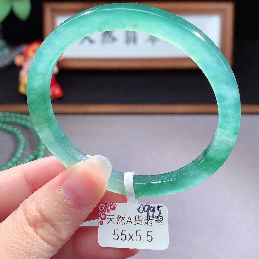 未镶嵌手镯（圆镯）翡翠