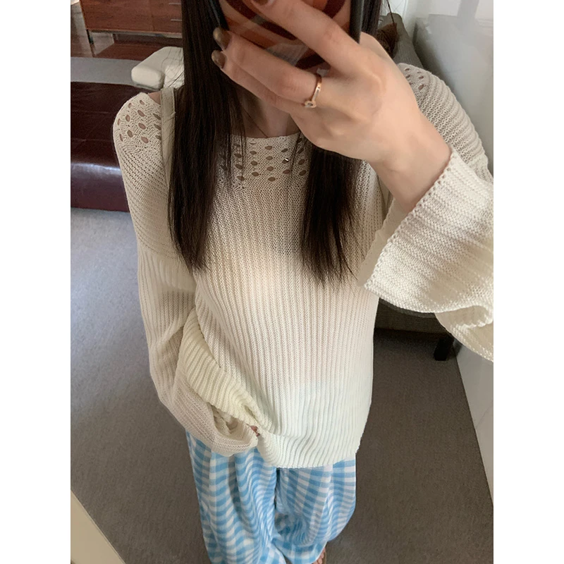 王少女的店 白杏色斜肩镂空毛衣春季设计感百搭上衣 M30121S51