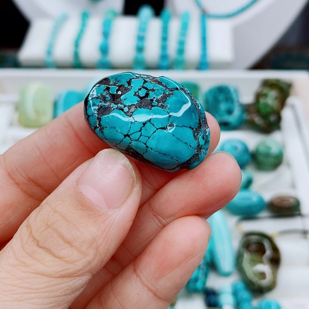 绿松石未镶嵌颈饰