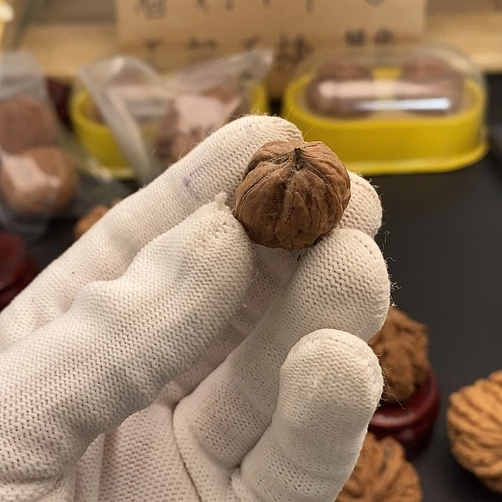 新***途文玩核桃吊坠瑕疵不退不换