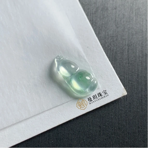 天然缅甸翡翠A货未镶嵌玻璃飘绿福豆卡12-6.3-2.6