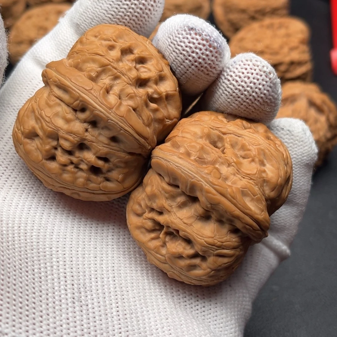 文玩核桃吊坠元宝