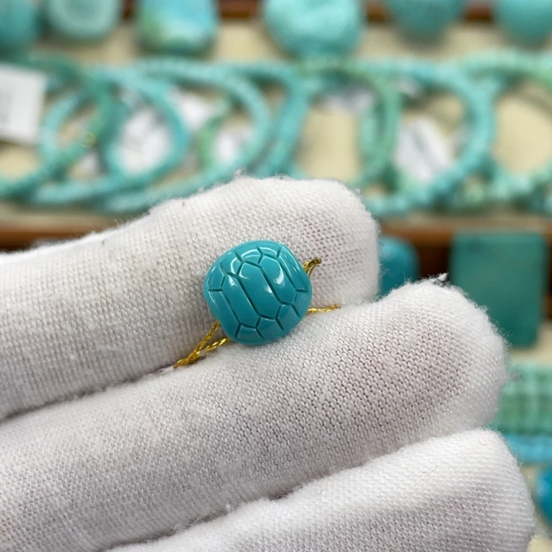 绿松石未镶嵌颈饰