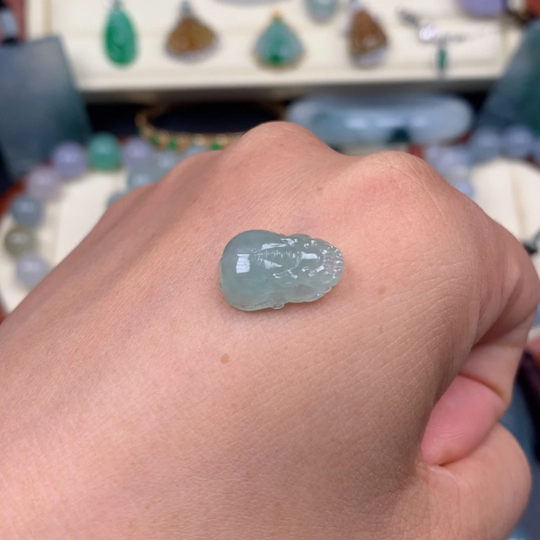 颈饰未镶嵌翡翠貔貅