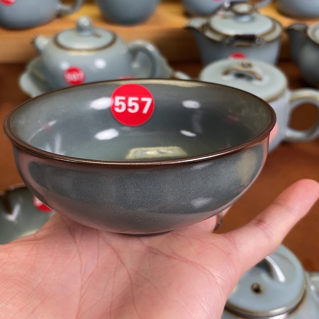 瓷片。。。。。。。。。。。。。