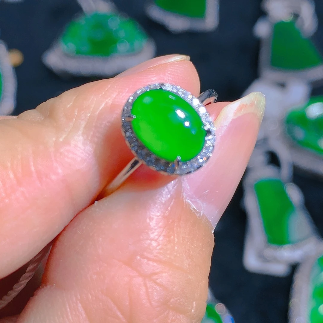 翡翠颈饰银S925镶嵌戒指