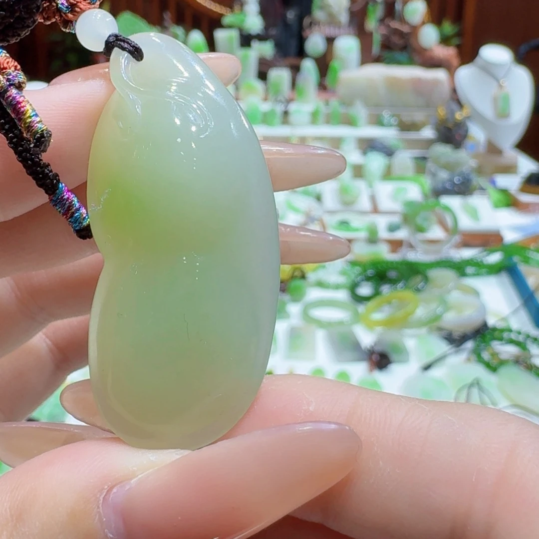 和田玉（翠青玉）冰底福豆未镶嵌