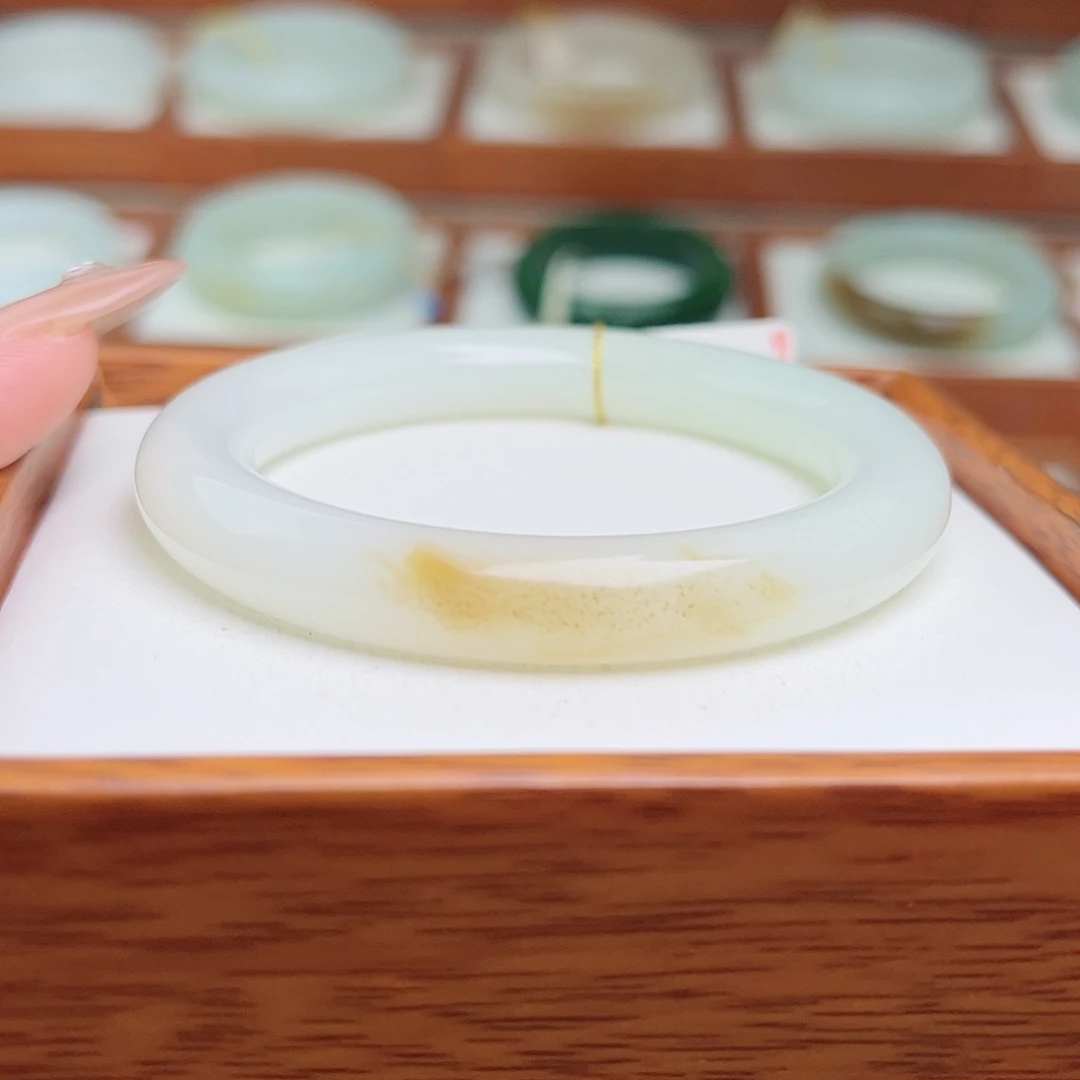 和田玉未镶嵌手镯51