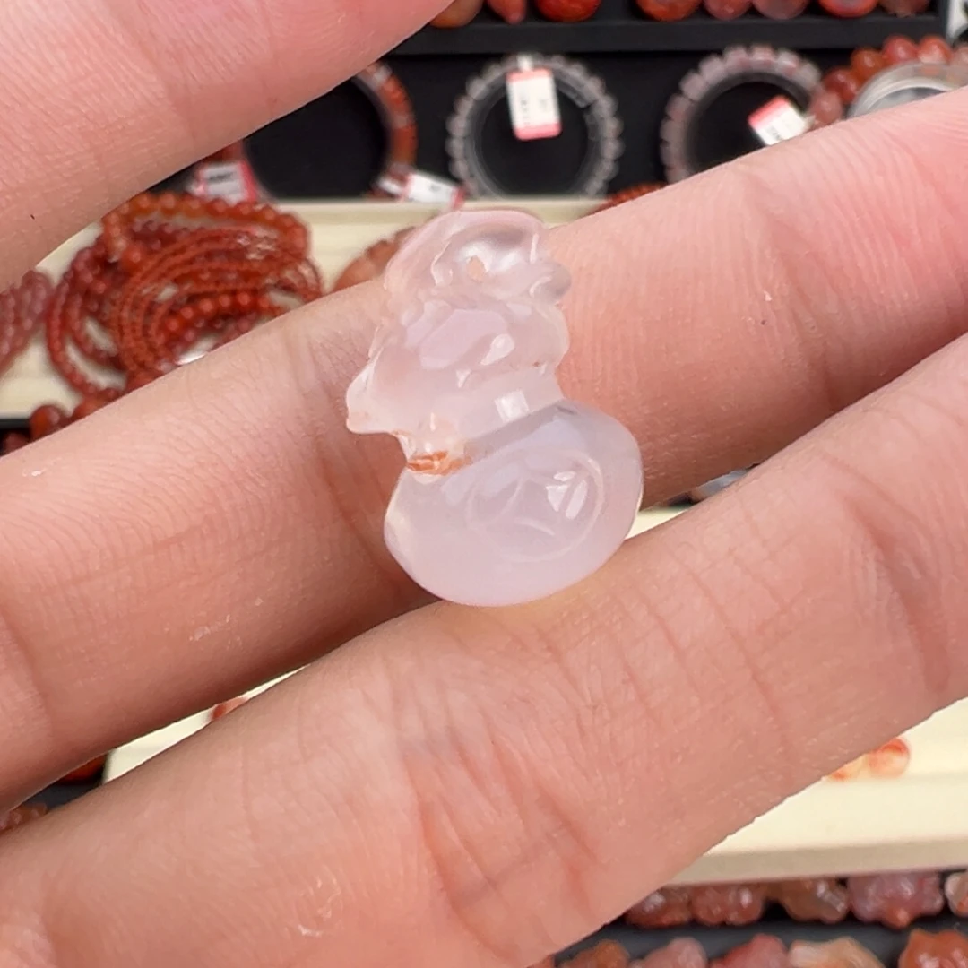 南红玛瑙未镶嵌颈饰葫芦