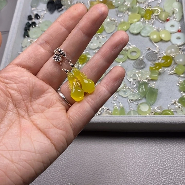 蛇纹石玉未镶嵌挂件耳饰耳环项链