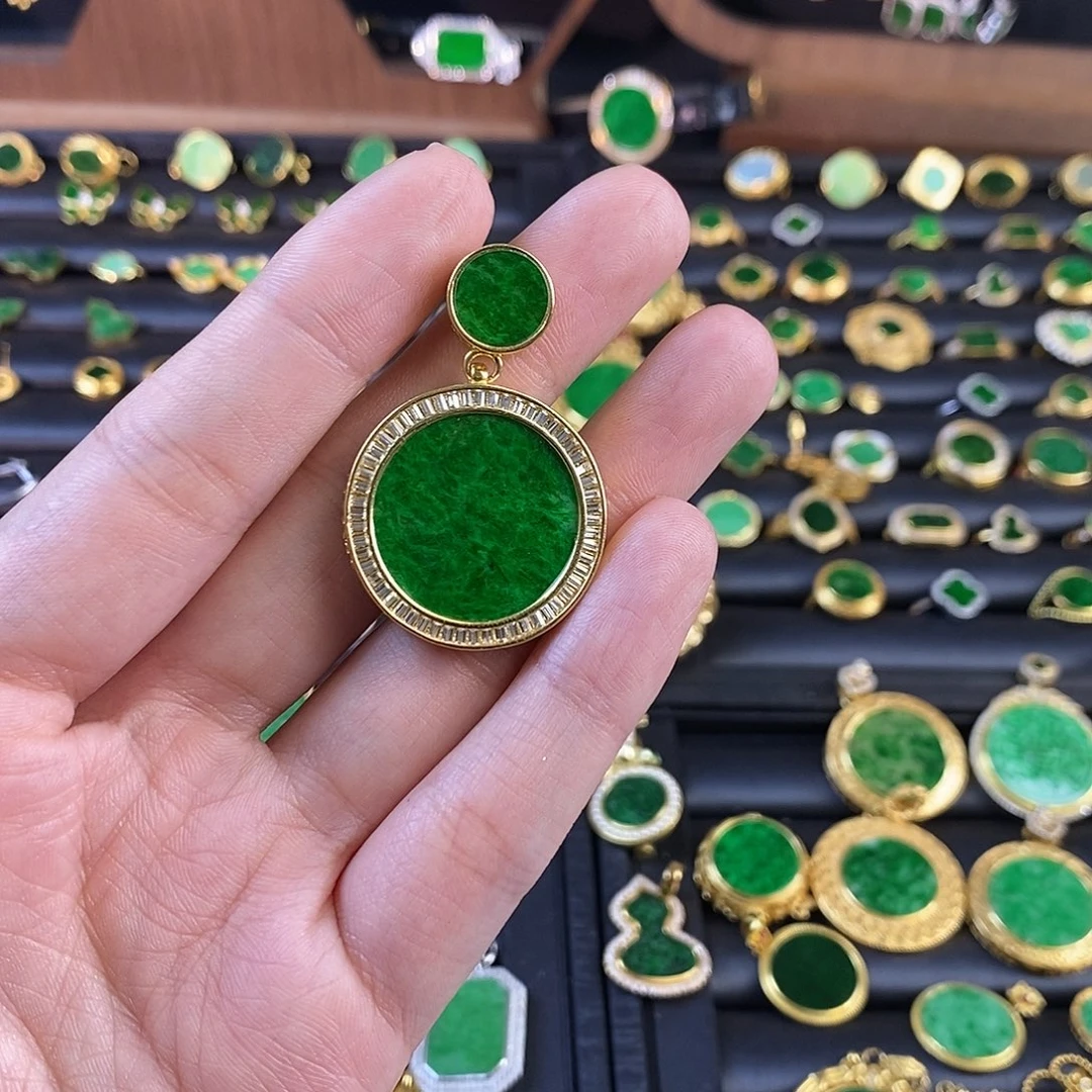 静***阳翡翠未镶嵌耳饰缅甸翡翠