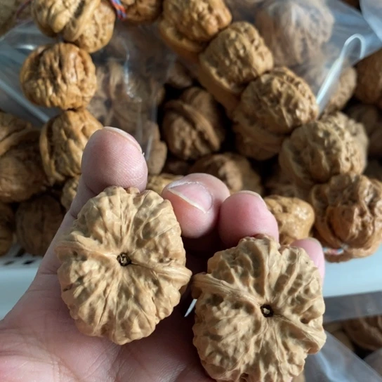 文玩核桃把件M****室哈哈哈