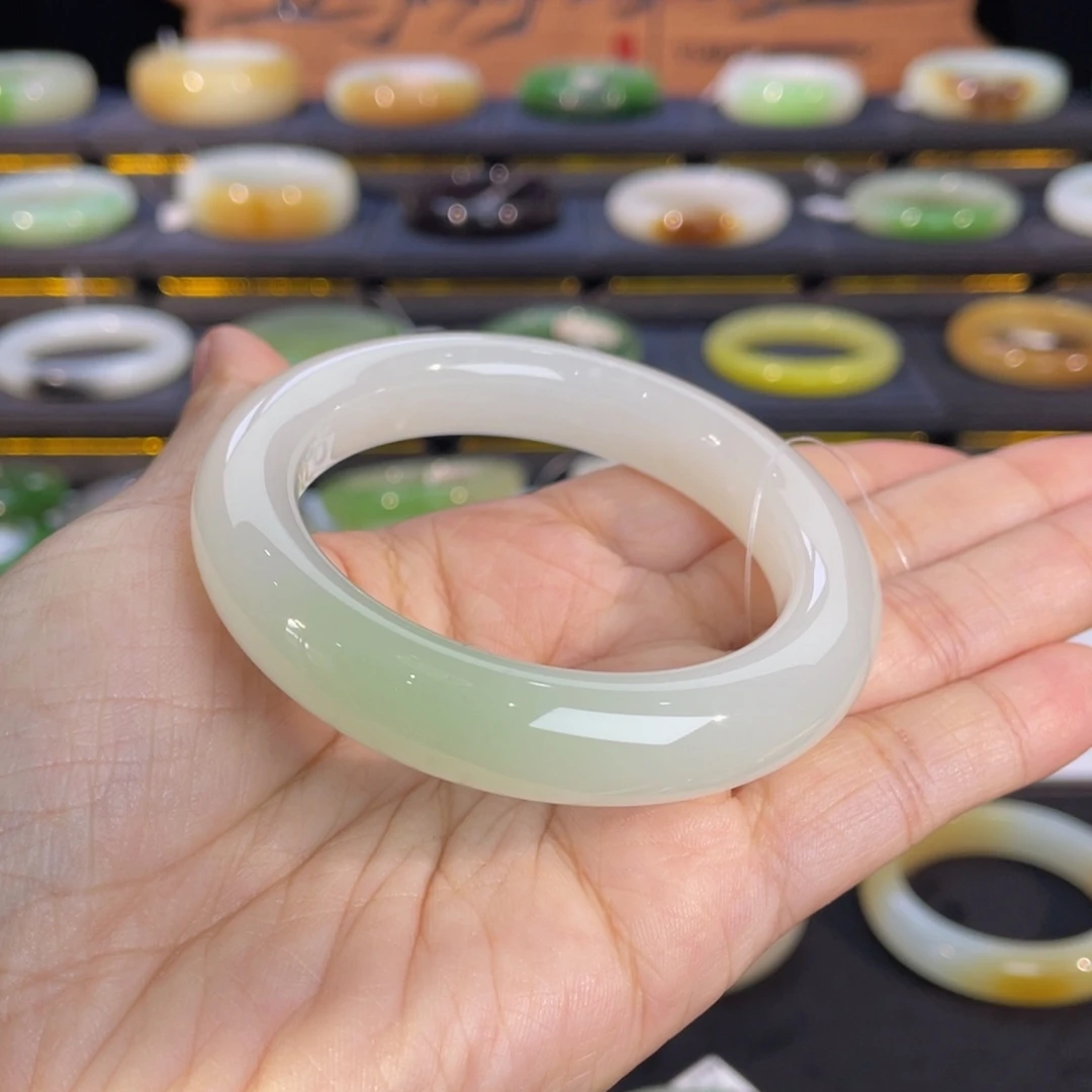 未镶嵌手镯和田玉-冰底白翠53