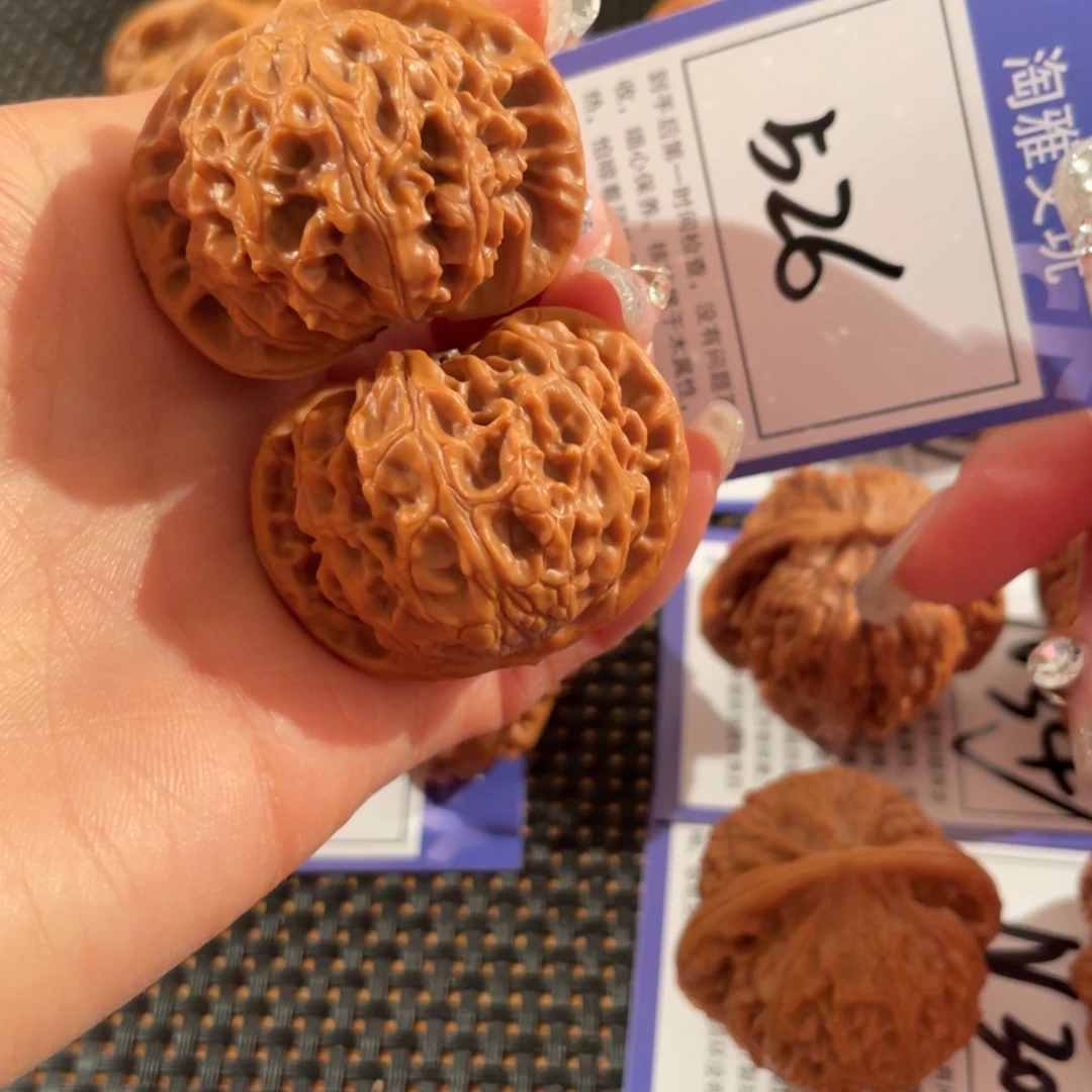 文玩核桃把件526号4.2宫灯
