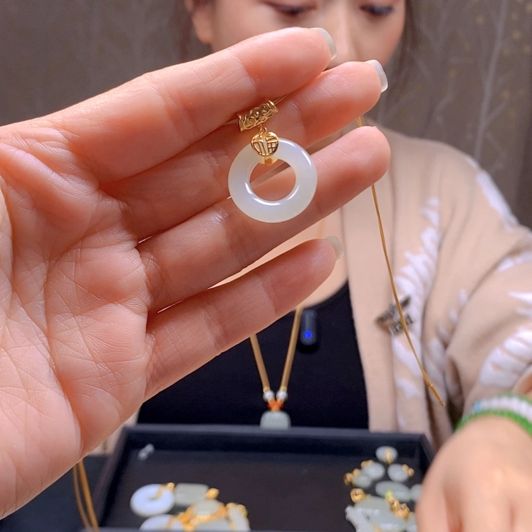 和田玉银S925镶嵌颈饰