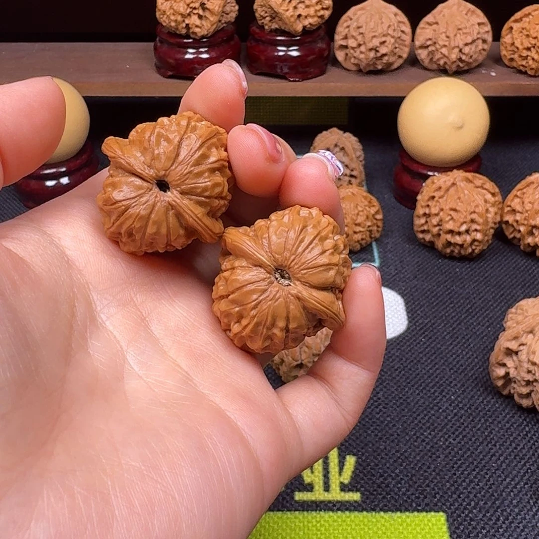 文玩核桃吊坠32石门元宝