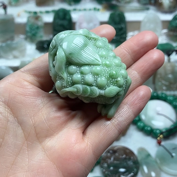 独山玉未镶嵌吊坠