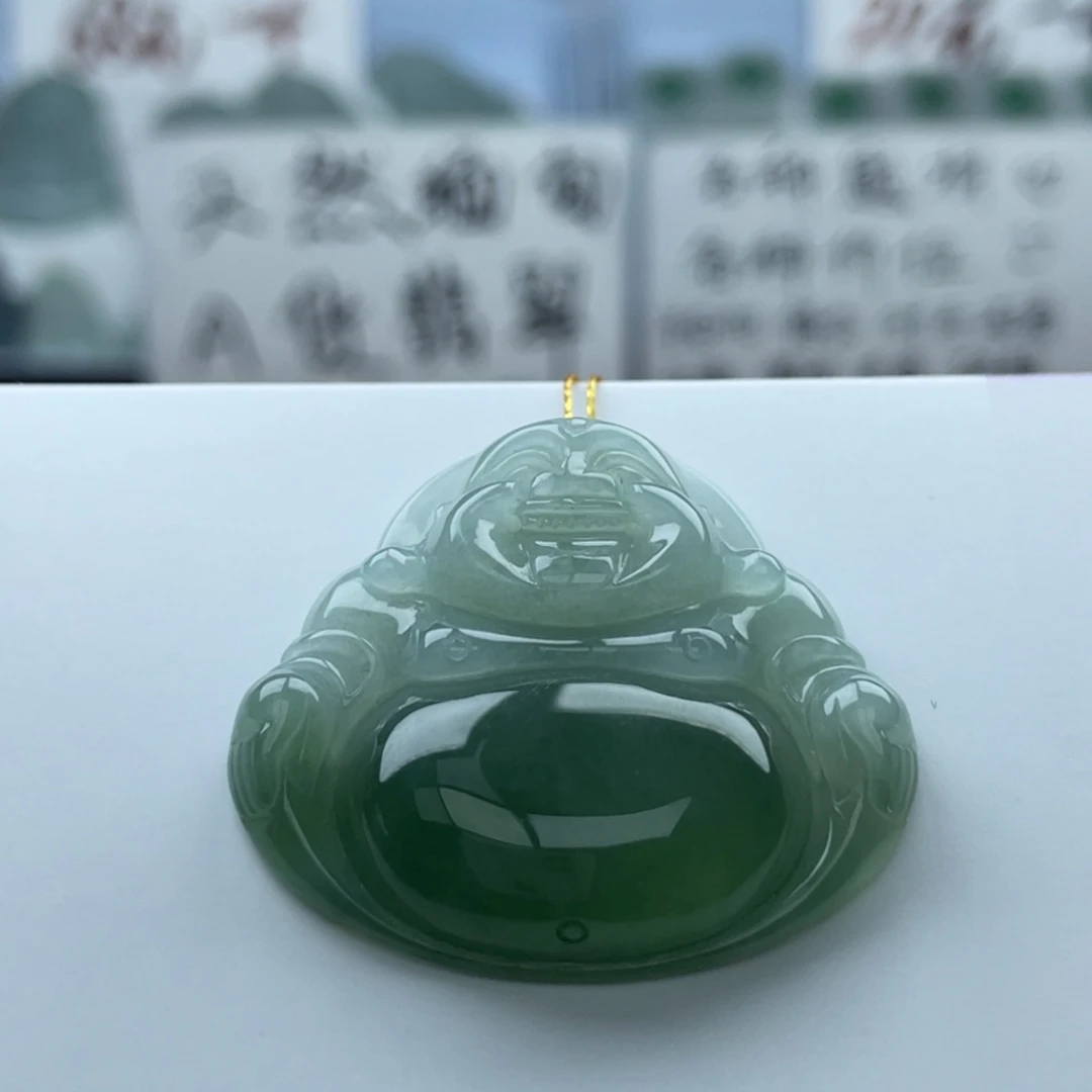 翡翠未镶嵌颈饰佛公