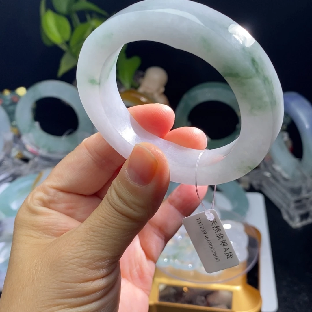 哈***腻定制翡翠未镶嵌贵妃52-55