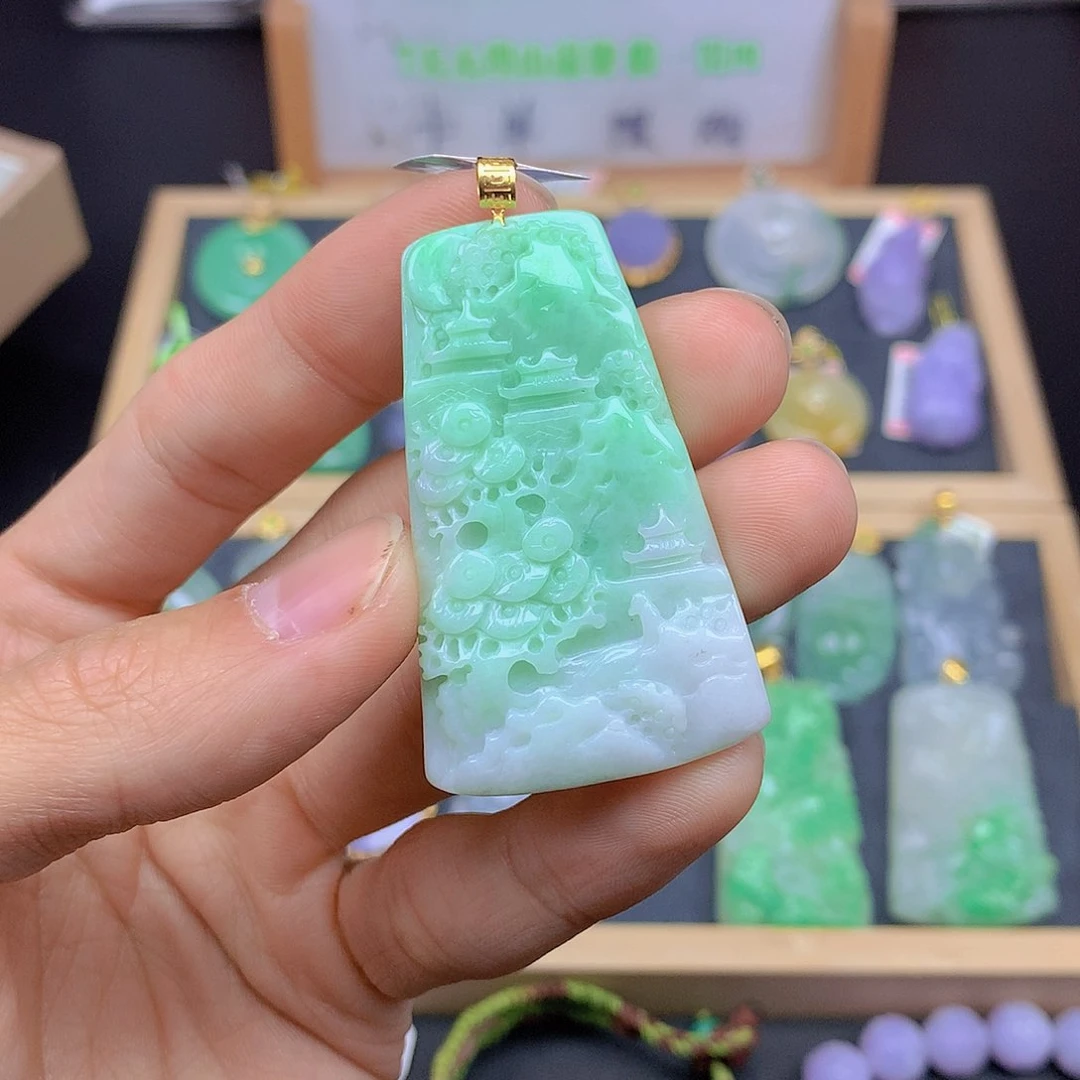 翡翠颈饰18K金镶嵌翡翠