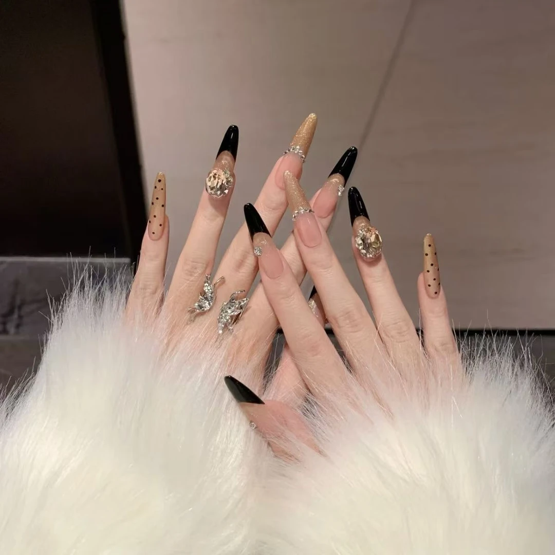 【黑金珍妮】纯手工法式千金风香槟色鸽子蛋钻球波点显白穿戴美甲