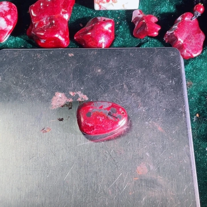 天然辰砂原石首饰