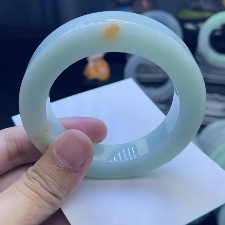 定制翡翠未镶嵌手镯