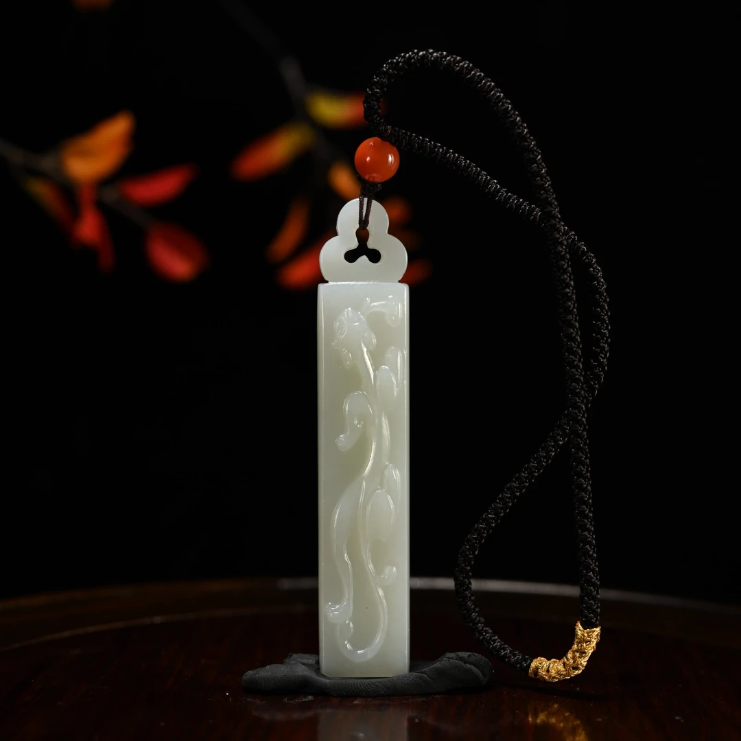 LOT8811 25YU109741和田玉白玉貔貅挂件/匡时