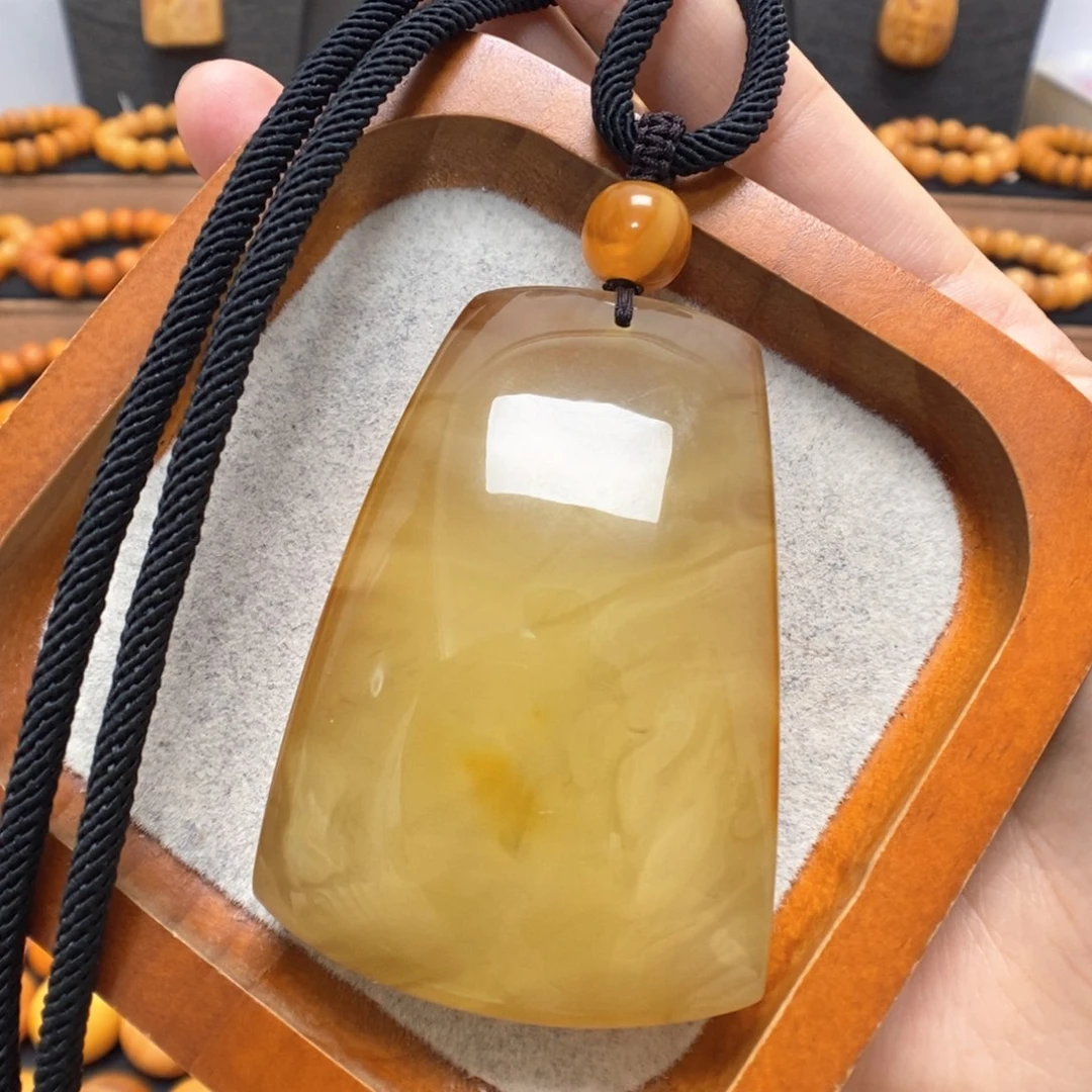 蜜蜡未镶嵌颈饰蜜蜡