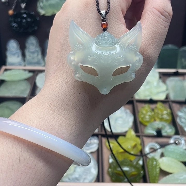 未镶嵌岫玉吊坠(赠链)