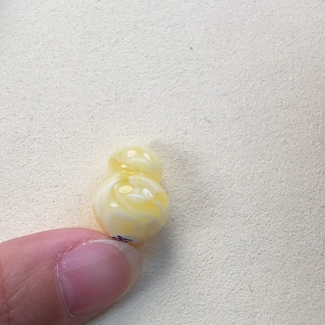 琥珀未镶嵌珠宝奇石南***香