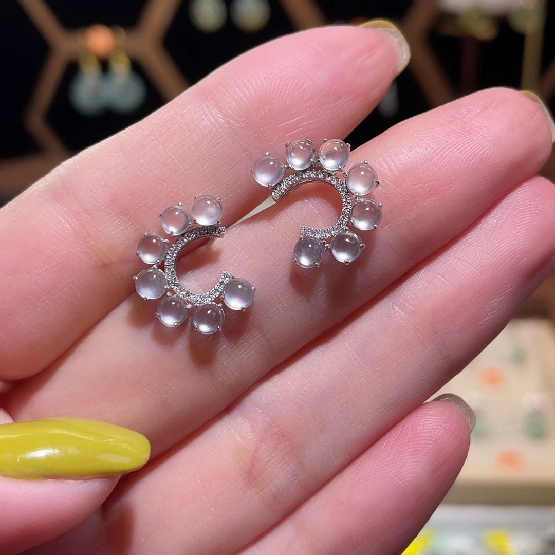18K金镶嵌翡翠耳饰