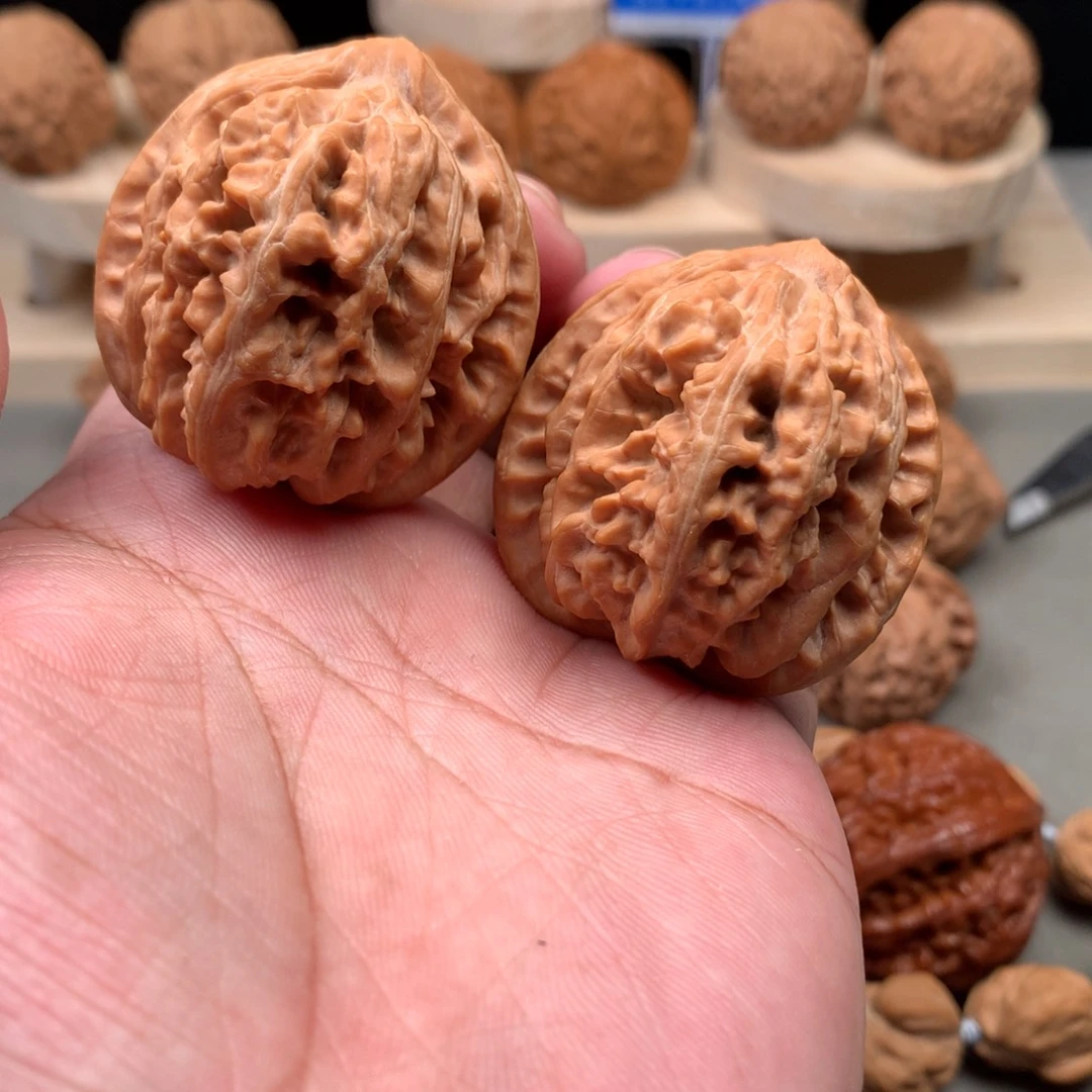 吊坠桃核三羊骨粗筋