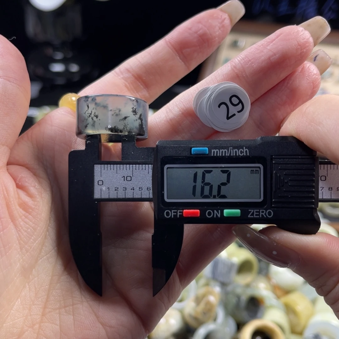 蛇纹石玉未镶嵌戒指