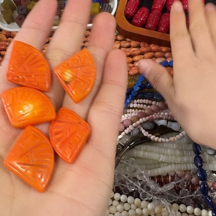 玛瑙/玉髓合金珠宝半成品一个橘色扇子