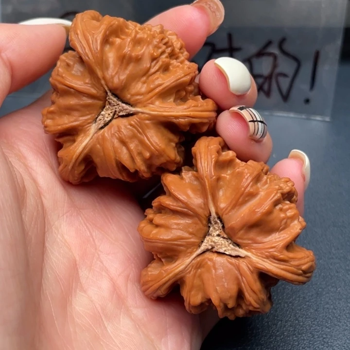 南***吹文玩核桃吊坠白狮子