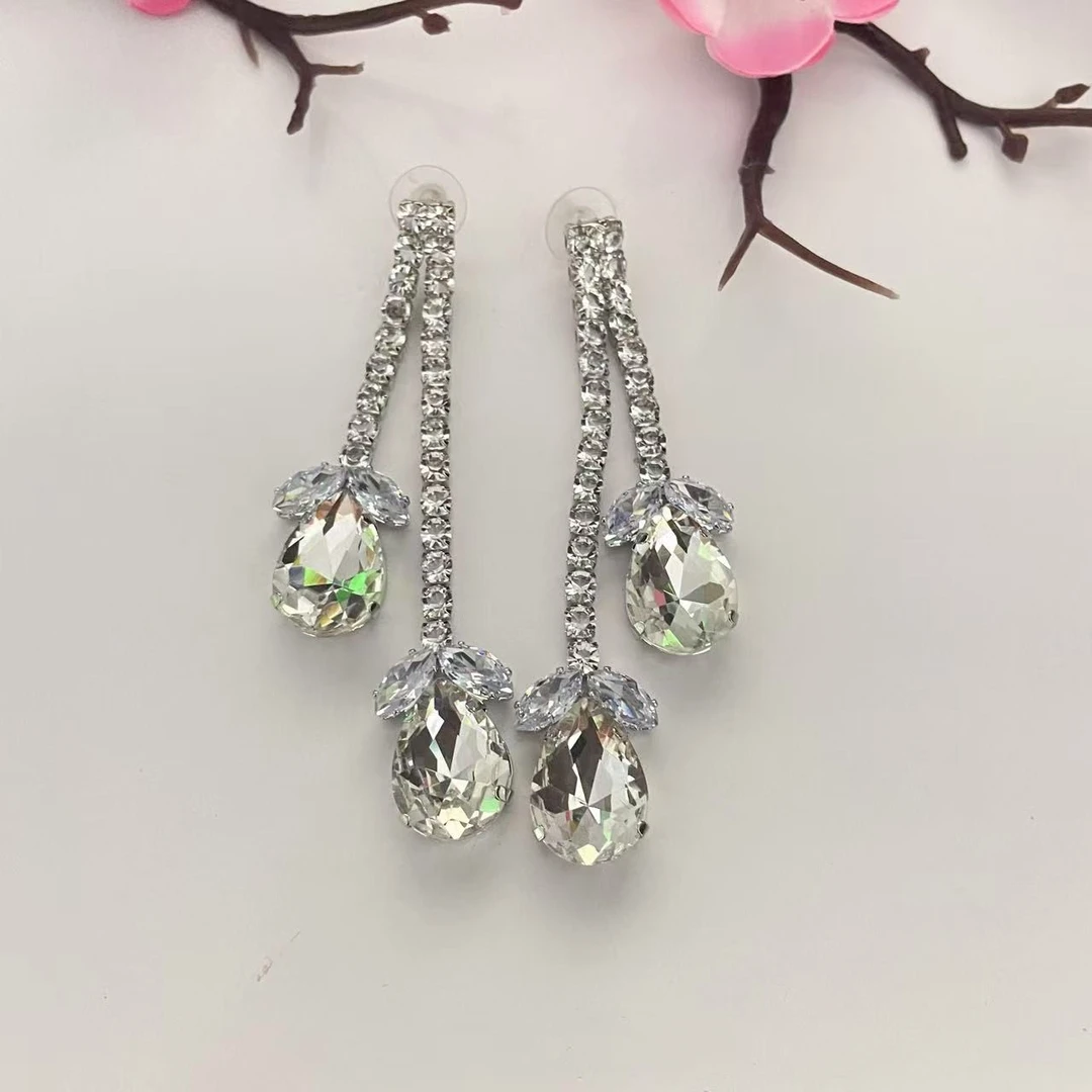 白色流苏耳环高雅华丽华贵精美绝伦