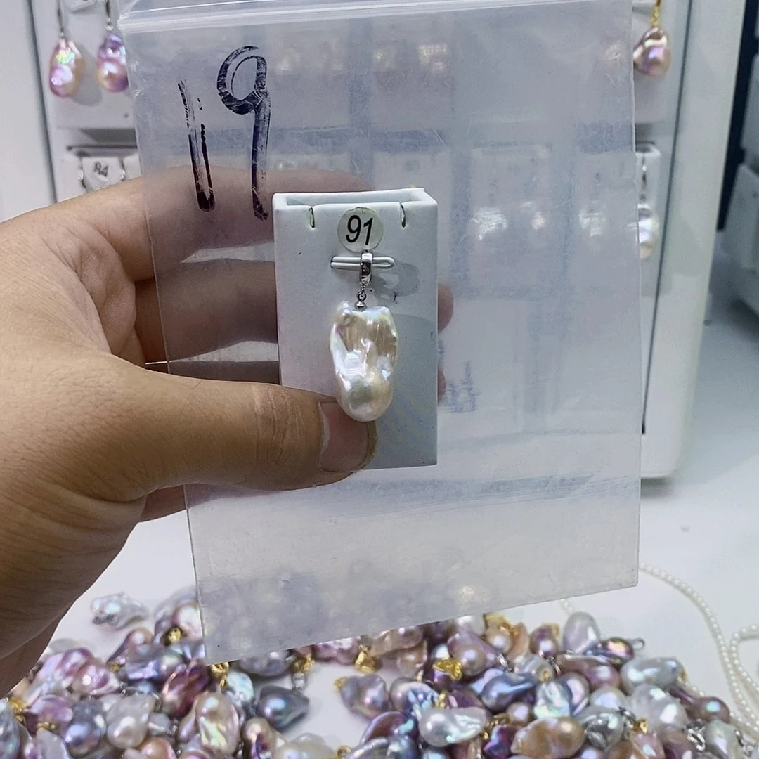 淡水珍珠合金颈饰