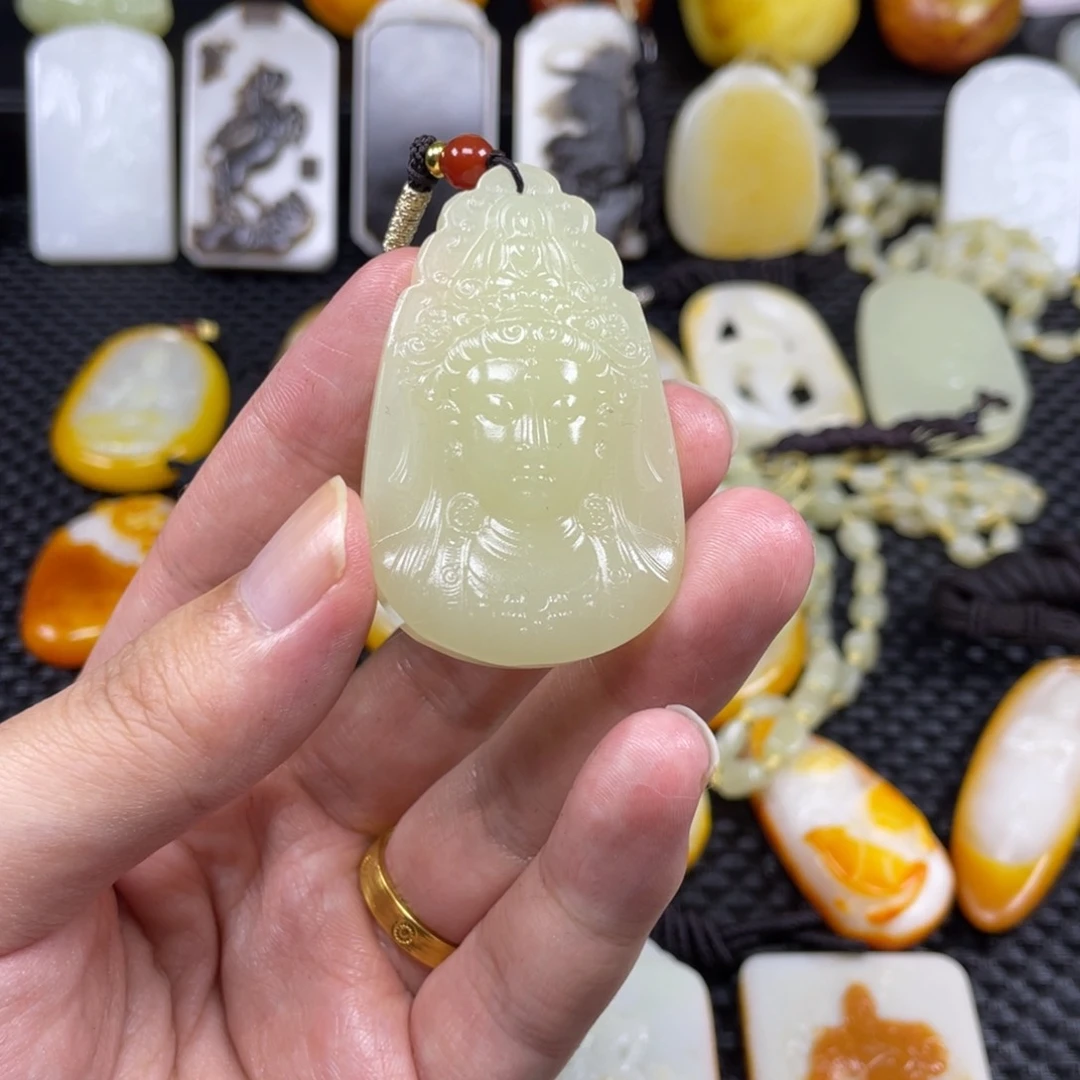 颈饰未镶嵌和田玉