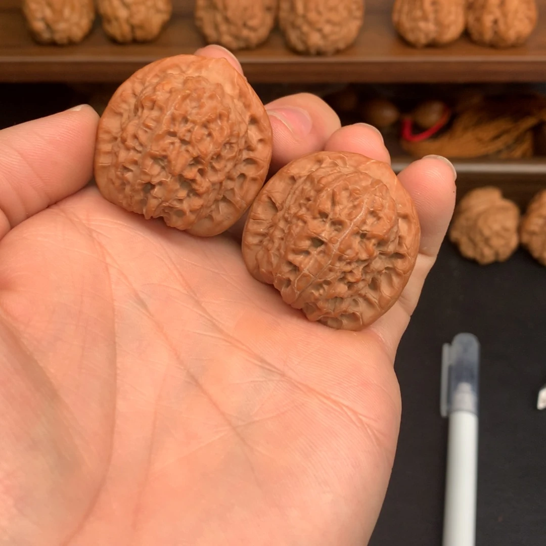 X***x文玩核桃把件37血麒麟