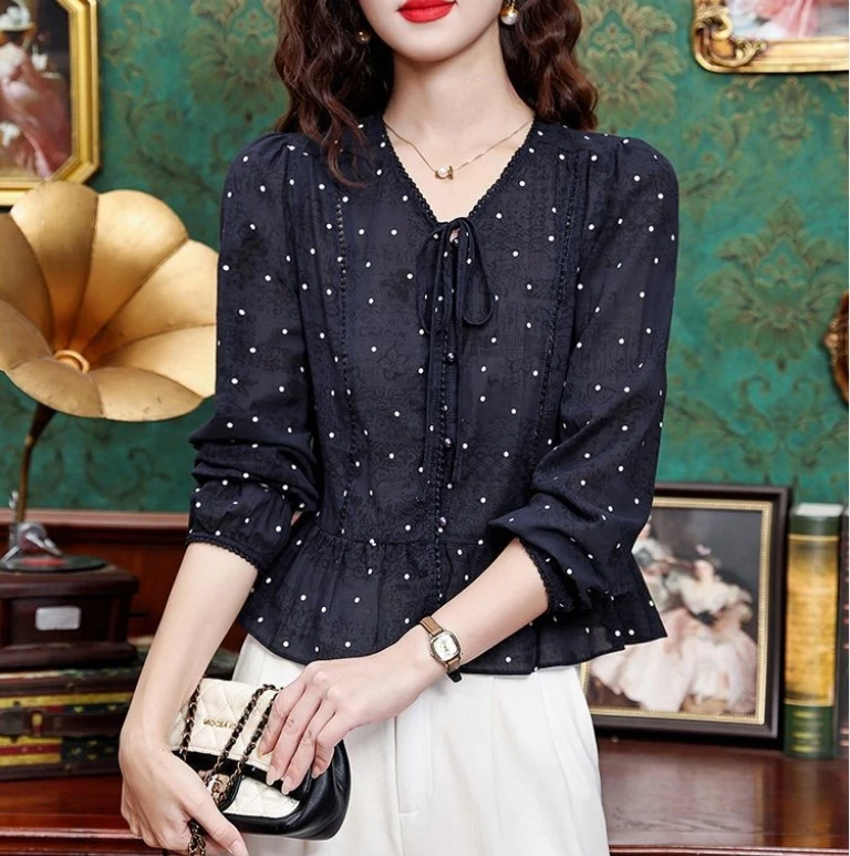 2025秋季新款简单一点开扣蝴蝶结长袖小衫设计感时尚洋气上衣女潮