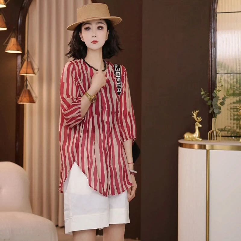 9059夏季新款2024宽松休闲大码时尚V领条纹上衣女