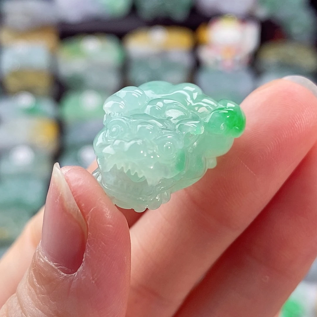 颈饰未镶嵌翡翠天然