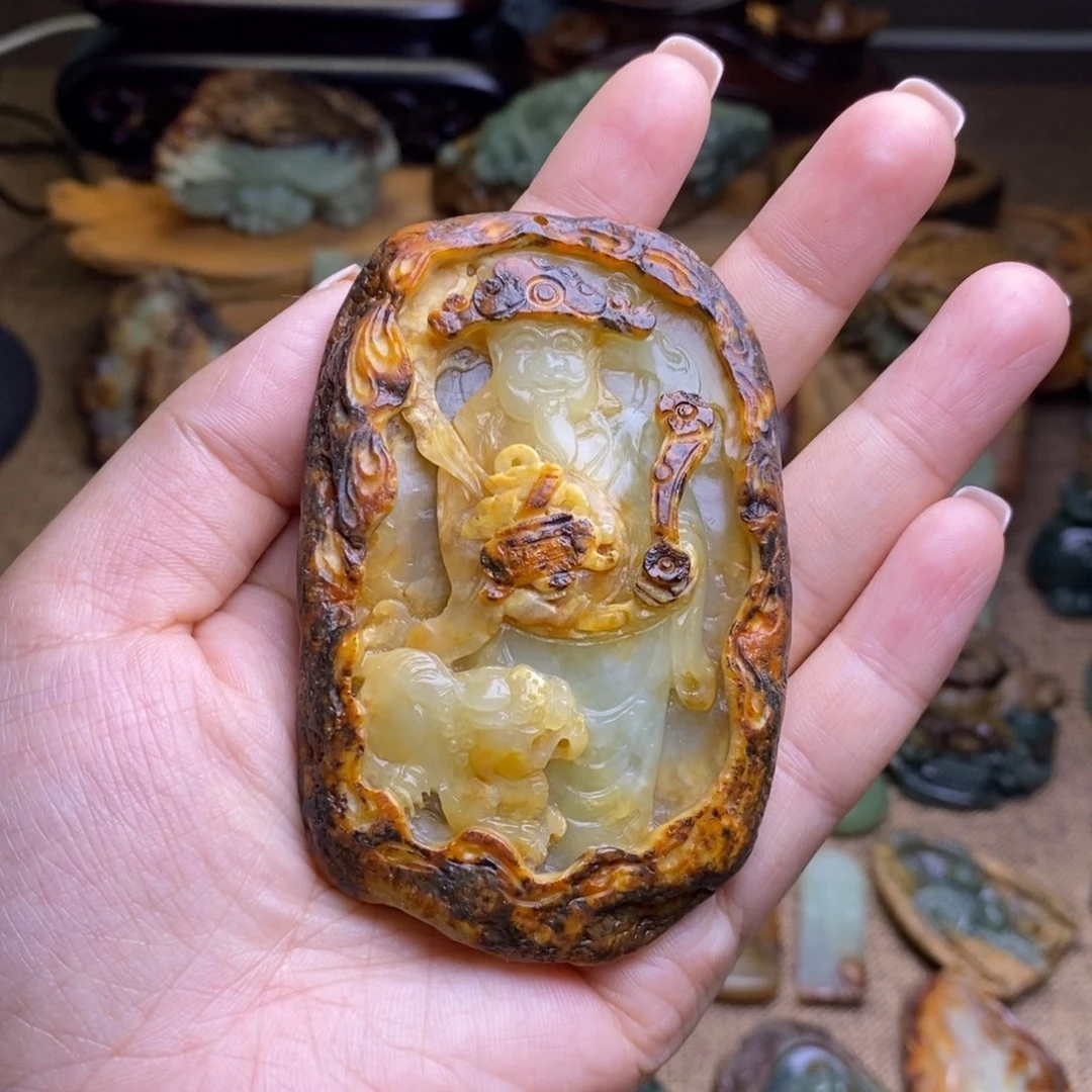 爱***狗岫岩河磨玉（透闪石质玉）未镶嵌把件