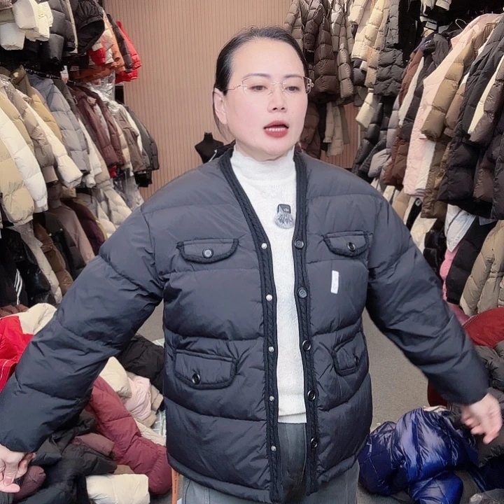 艾雨衣尚羽绒外套