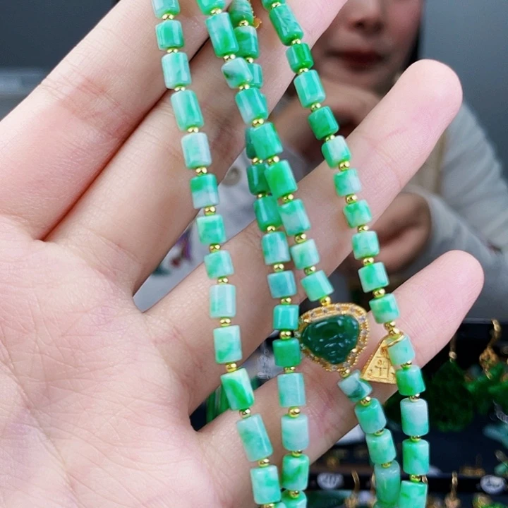 翡翠颈饰未镶嵌饰品